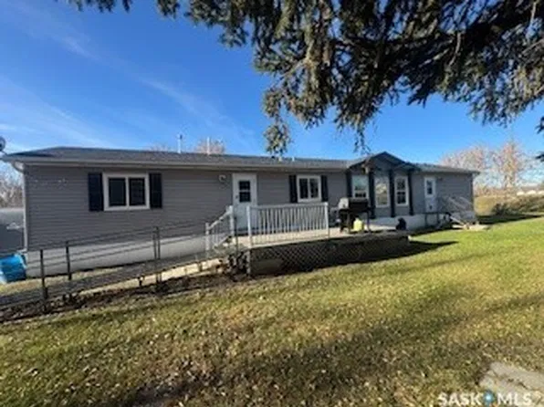 441 1st Street S, Turtleford, SK S0M 2Y0
