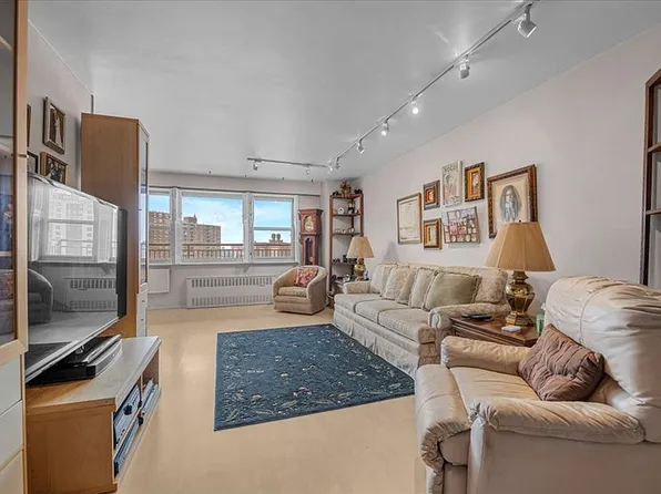 464 Neptune Ave APT 17B, Brooklyn, NY 11224