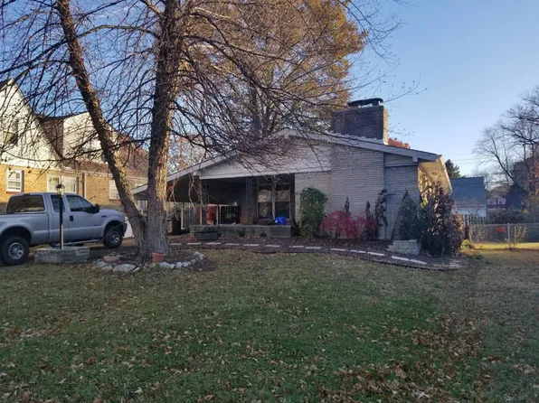 8912 Pallardy Ln, Saint Louis, MO 63114