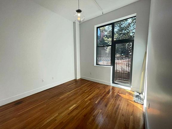 3rd image of 179 Bainbridge St #109