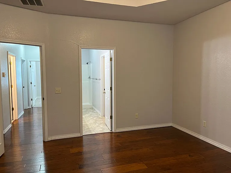 630 N Sunset Ave — Photo 6