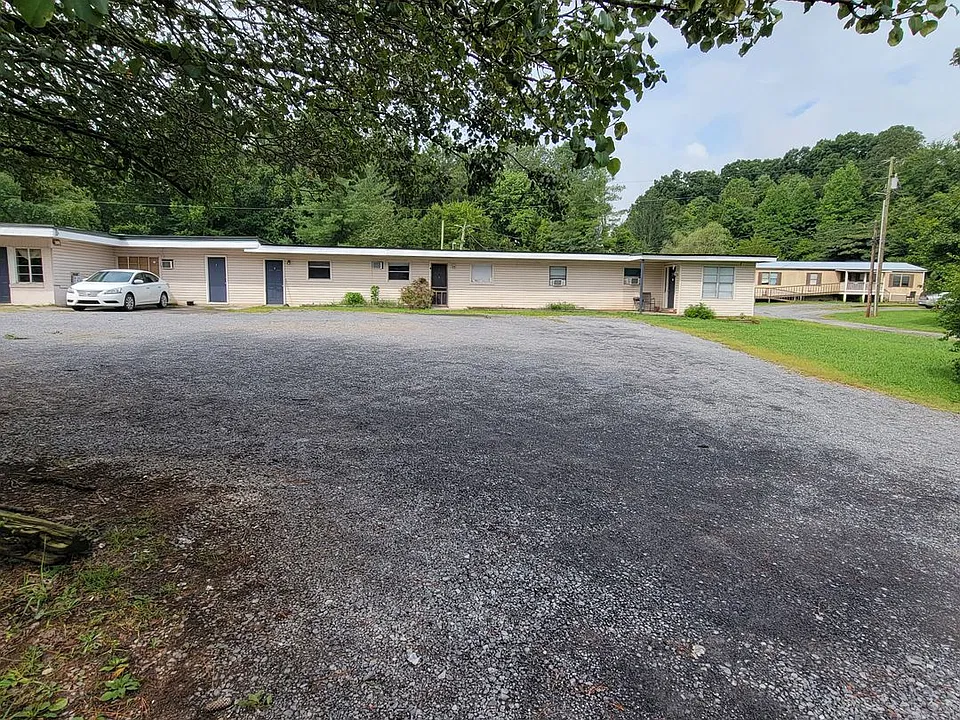 3950 S Dixie Rd