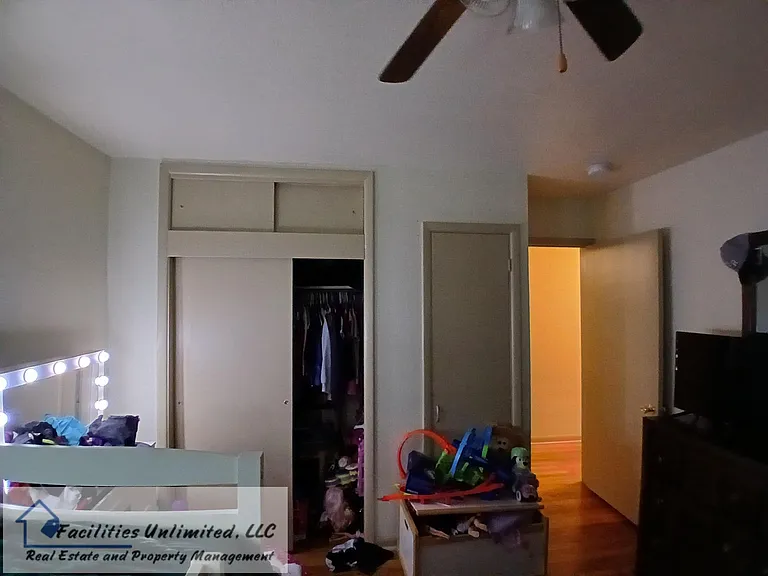 921 Charlotte St — Photo 12
