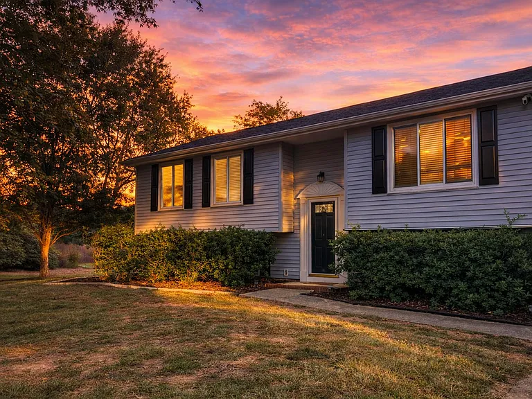 11501 Five Cedars Rd — Photo 37