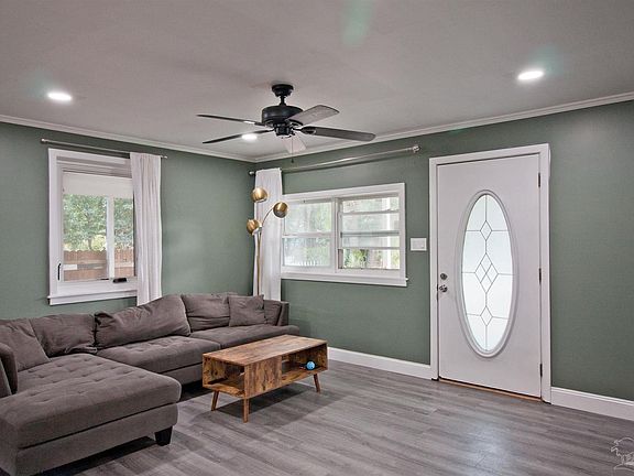 5th image of 220 Shadowlawn Ave