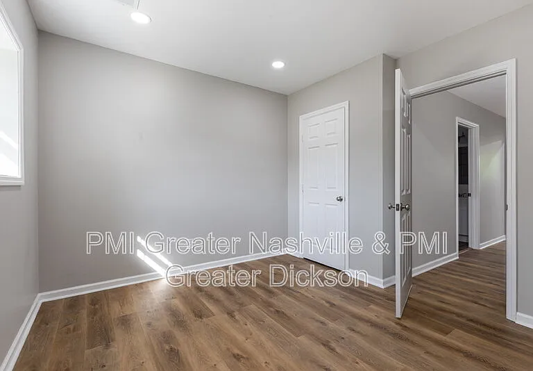 300 Spring St #8 — Photo 13