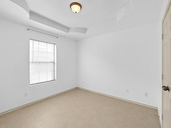 5th image of 3135 Lauren Oaks Ln