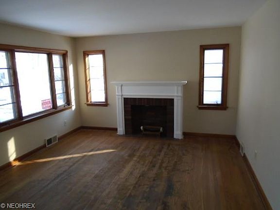 5th image of 41745 Edison Ct