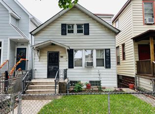 2108 W Barry Ave, Chicago, IL 60618