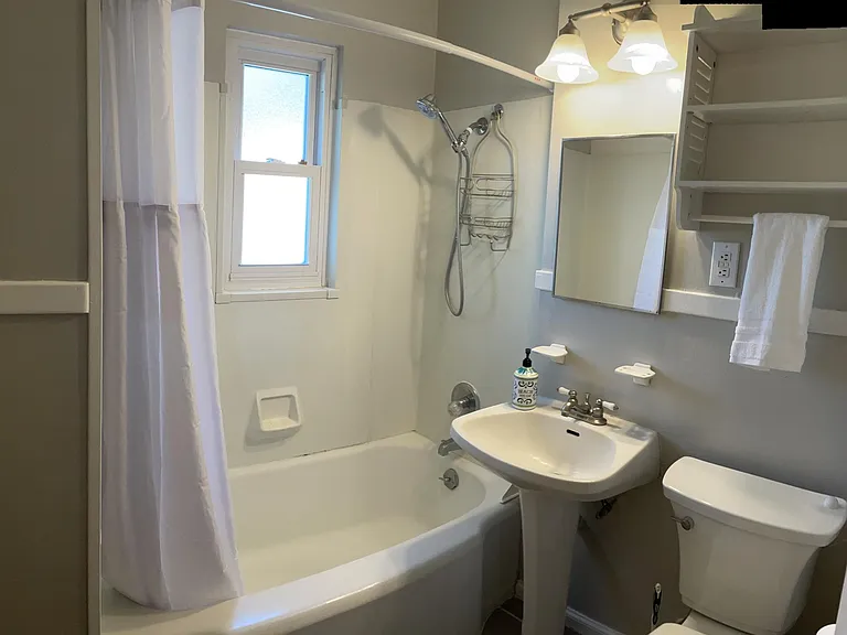 1519 Rockne Dr — Photo 12