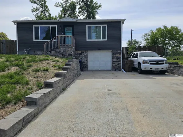 2101 Lillian St, Bellevue, NE 68147