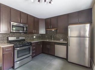 1702 W Belle Plaine Ave #1702, Chicago, IL 60613