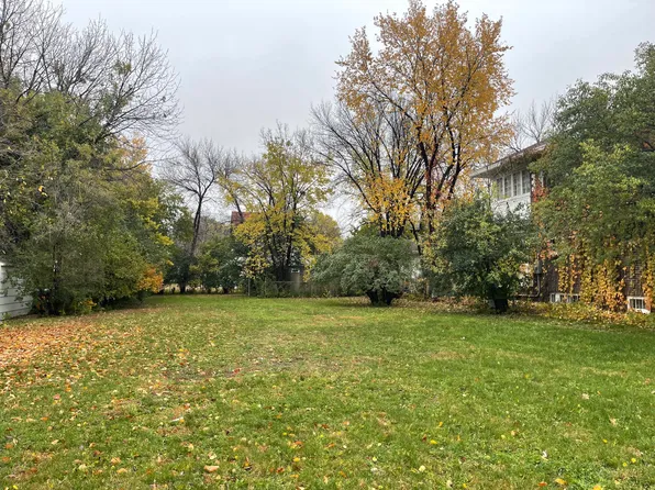 923 S Washington St, Aberdeen, SD 57401