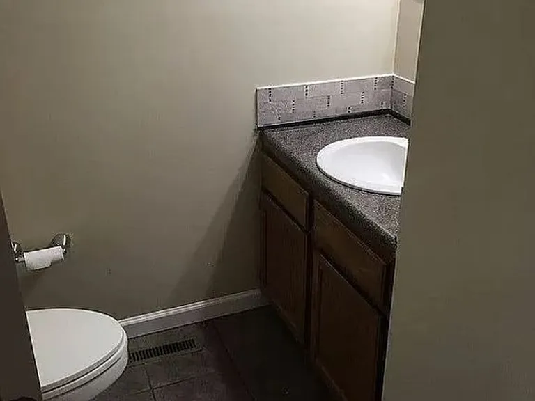 820 Catherine St — Photo 6