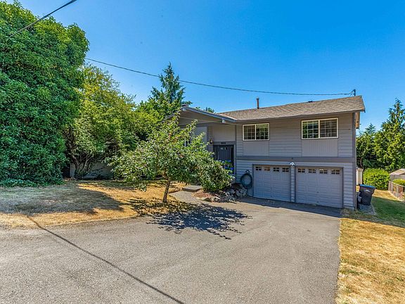 3rd image of 1805 1st St