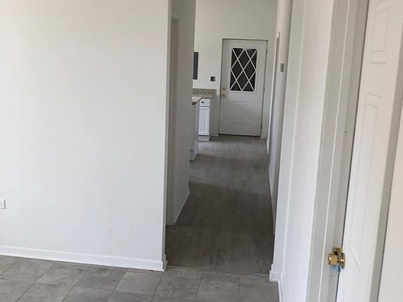 3rd image of 2524 S California Ave #2W