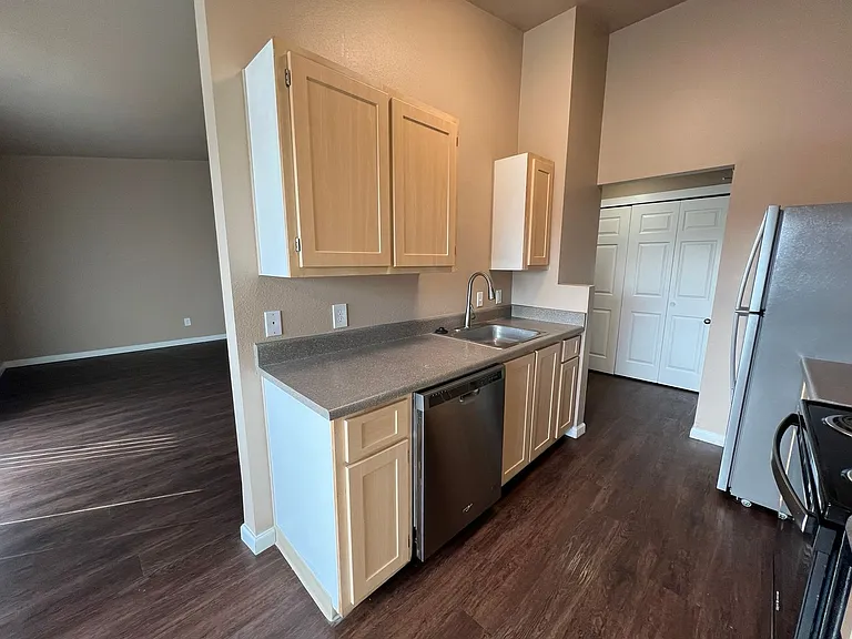 Vista Pointe Apartments in South Salem Oregon Comfortable Living Near Shopping and I5 — Photo 49