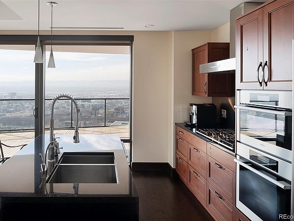 5th image of 1133 14th St Unit 2530