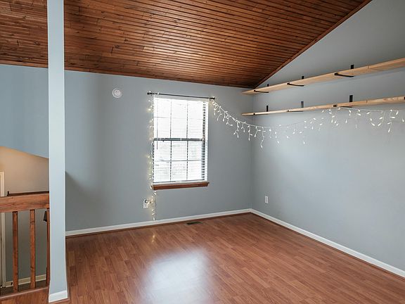 3rd image of 2555 Knightsbridge Ln