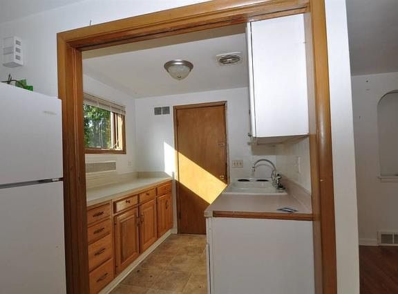 3rd image of 1144 N Church St