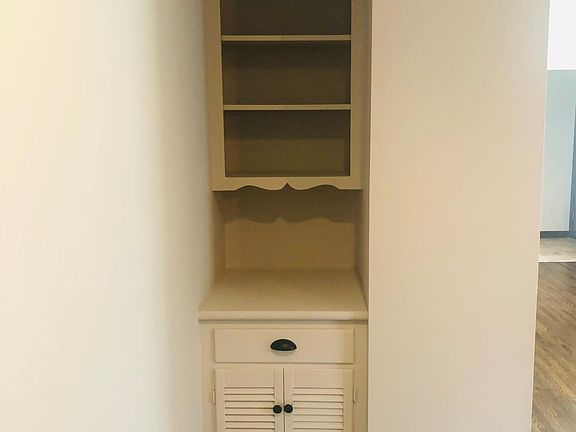 display niche in dining room