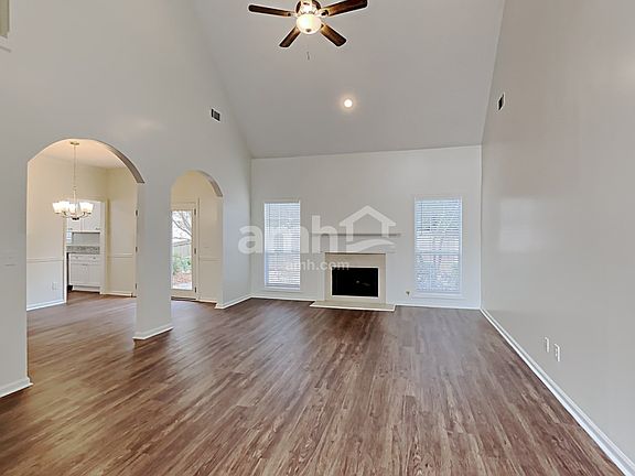 4th image of 405 Eaglet Ct