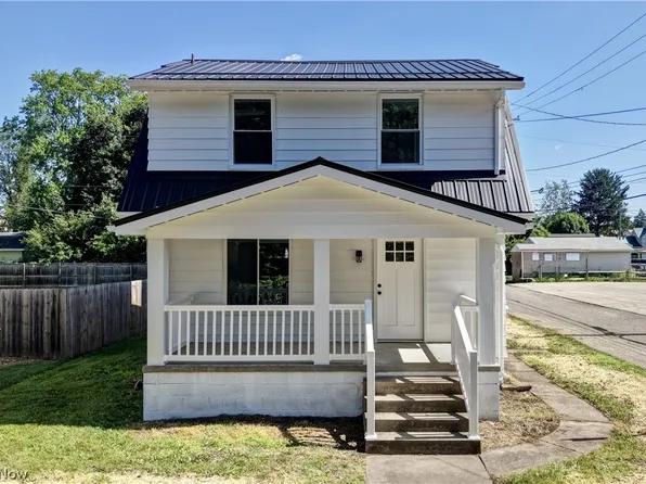 431 Cedar Ln NW, New Philadelphia, OH 44663