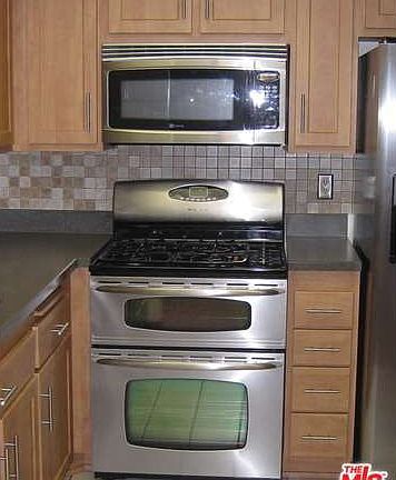 3rd image of 6716 Clybourn Ave Unit 136