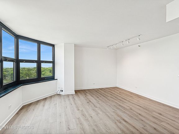 5th image of 3660 N Lake Shore Dr APT 1002