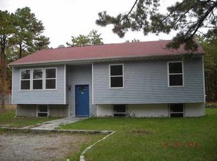 173 Middle Island Rd, Medford, NY 11763