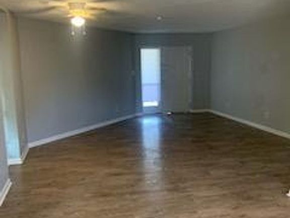 4th image of 300 Garcia Dr #C