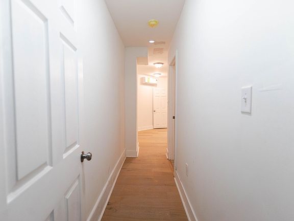 3rd image of 6011 Lansdowne Ave Floor 1