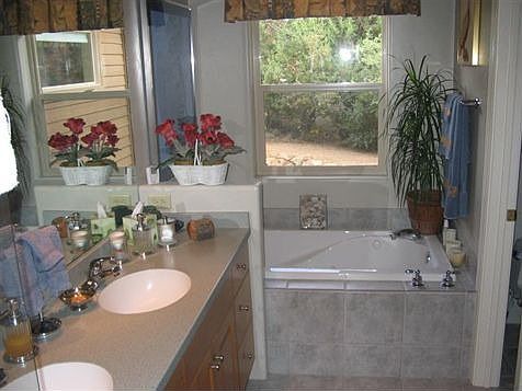 3rd image of 1463 Vista Rd
