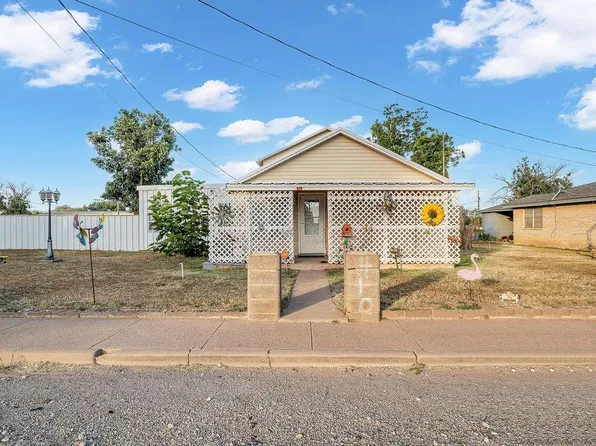 410 N College St, Coahoma, TX 79511