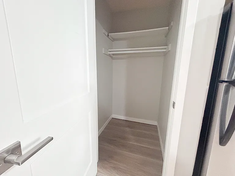 1296 Courtland Ave — Photo 4