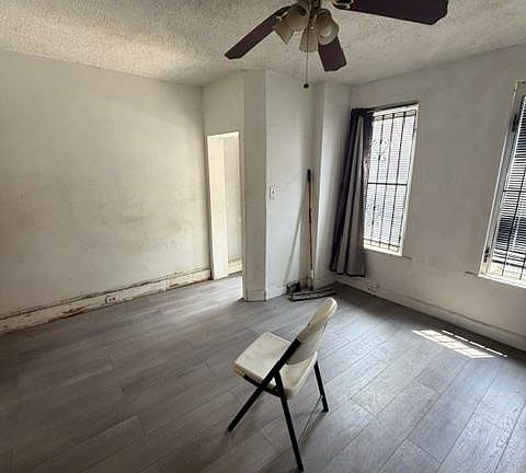 2nd image of 3939 Wyalusing Ave