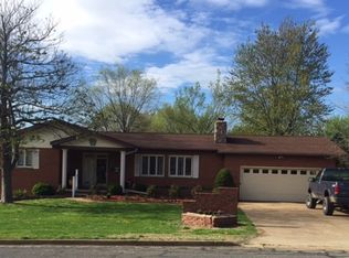 718 Park St, Farmington, MO 63640
