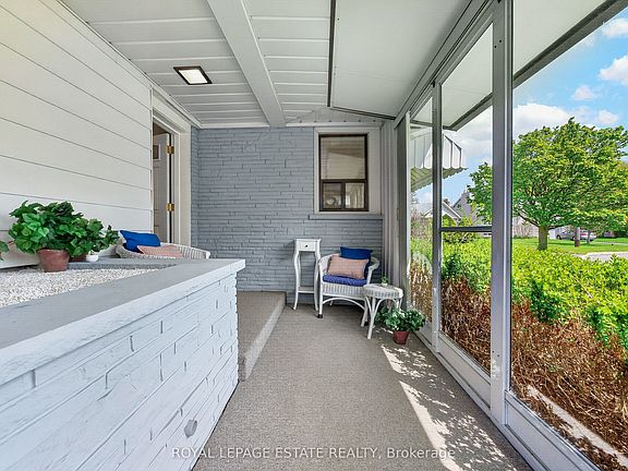 3rd image of 8 Wallbridge Ct
