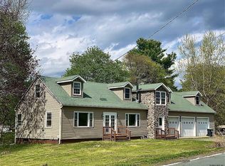 665 Plank Rd, Troy, NY 12182