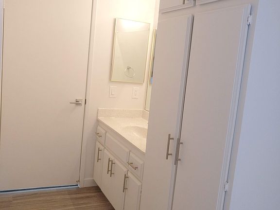5th image of 5121 Klump Ave APT 206