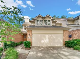 2054 Hallmark Ct, Wheaton, IL 60187