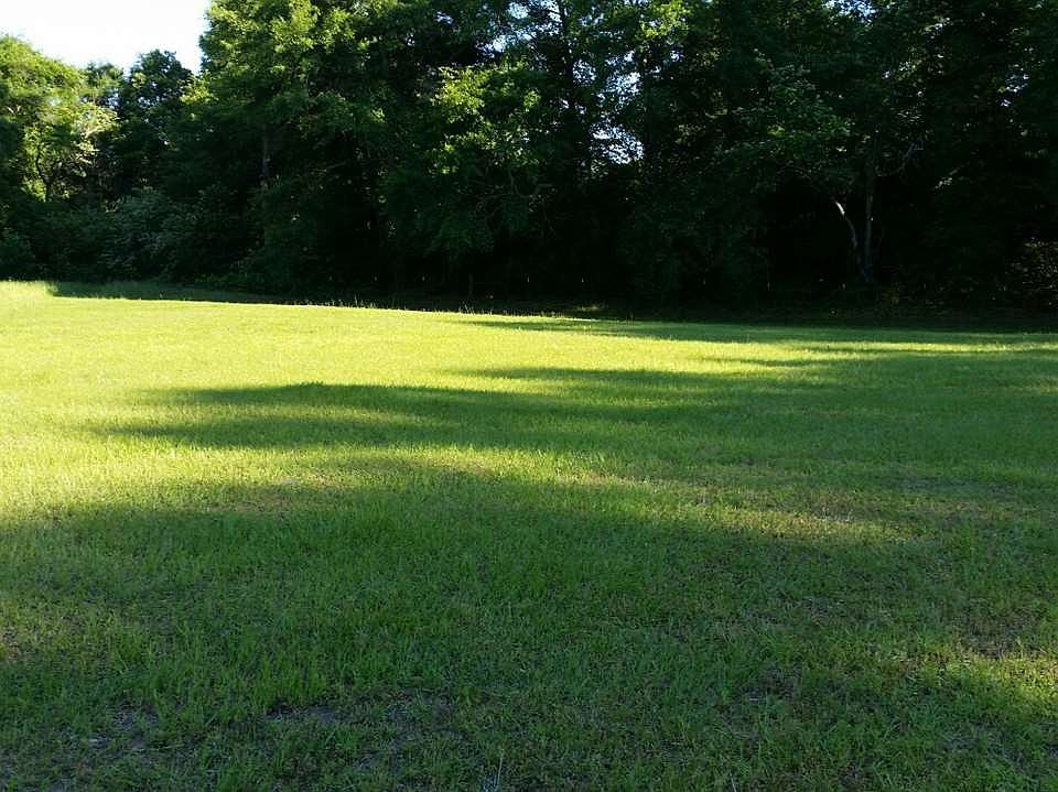 2nd image of 322 Old Farm Rd