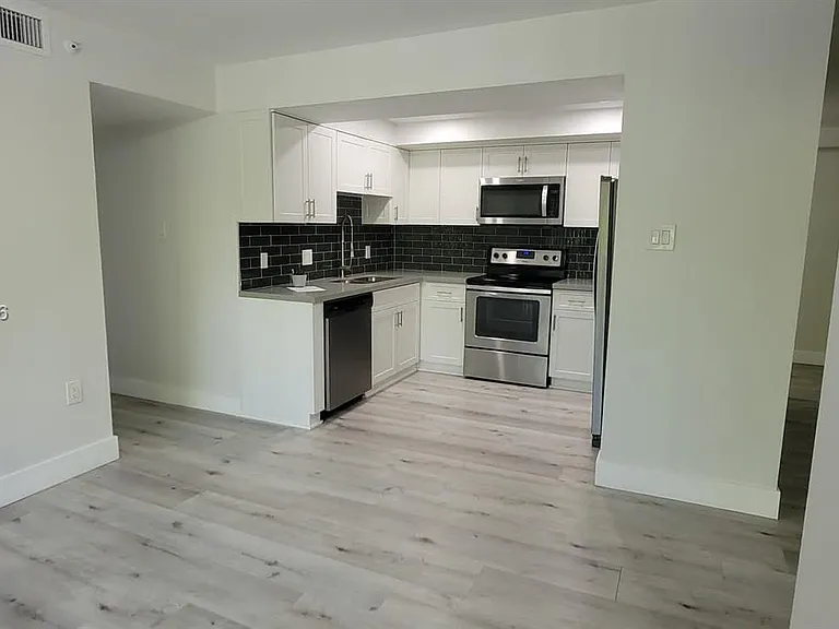10641 SW 108th Ave #4A — Photo 7