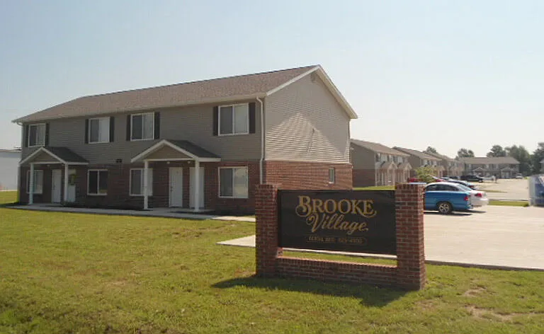 Brooke Village Townhomes I — Photo 1
