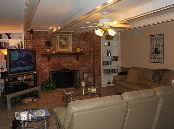 4th image of 27 Melrose Dr