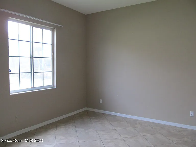 986 Fostoria Dr — Photo 16