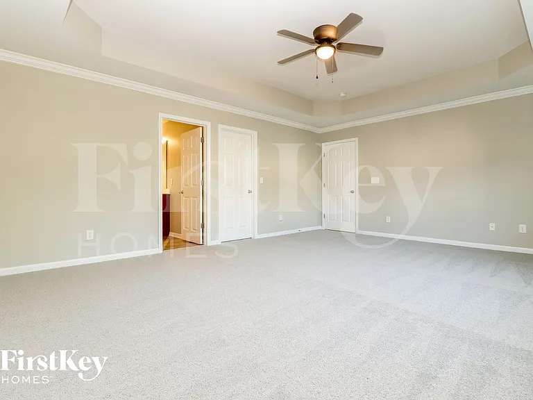 426 Village Park Dr — Photo 8