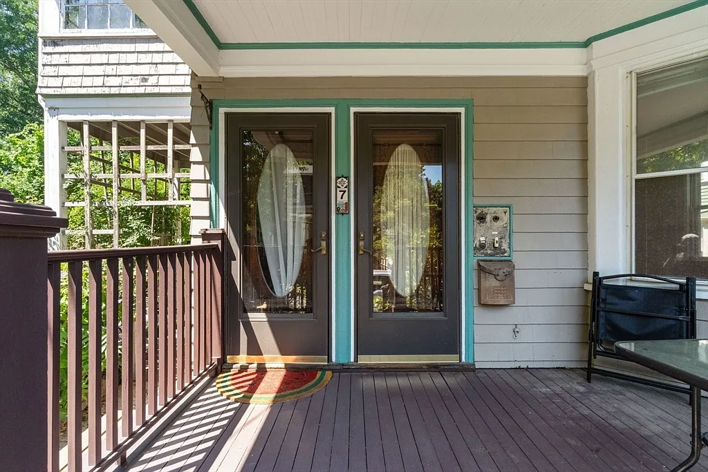 2 bed, 1.0 bath, 1200 sqft, $3,100 — Photo 2