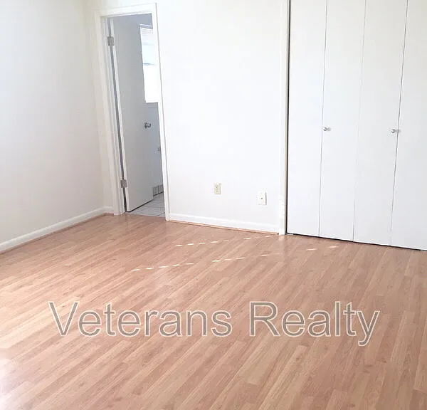 867 Vee St — Photo 10