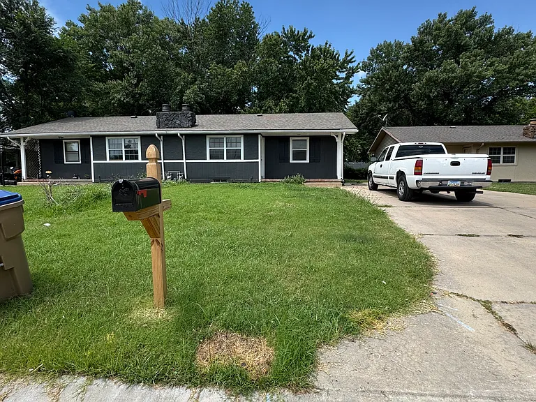 539 S Deveron Dr — Photo 6